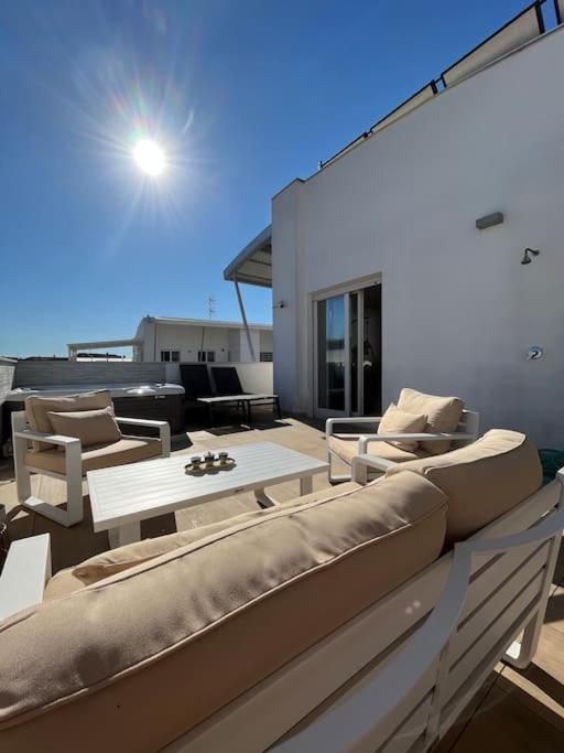 Attico Con Terrazza E Idromassaggio Appartement